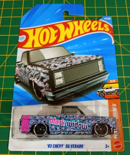 Hot Wheels - Chevy Silverado 83(Black Widow)