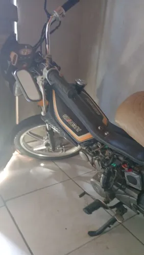 Moto chiquentinha rodado bem direitinho