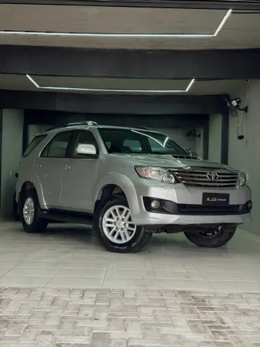 Toyota Hilux SW4 SRV D4-d 4X4 3.0 TDI Dies. AUT 2015