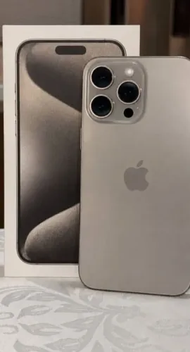 iPhone 15 Pro Max - 512GB - Titânio Natural - 83% de bateria
