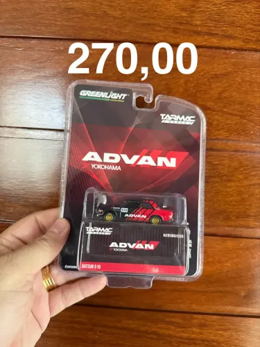 Miniatura 1/64 advan