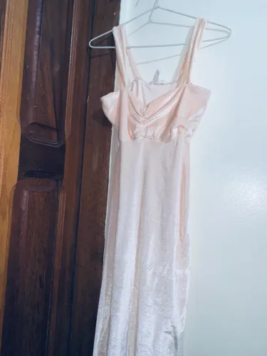 vestido de veludo rosê