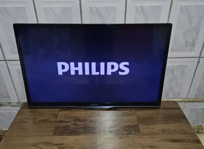 Vendo TV Philips nao e smart mas pega Internet