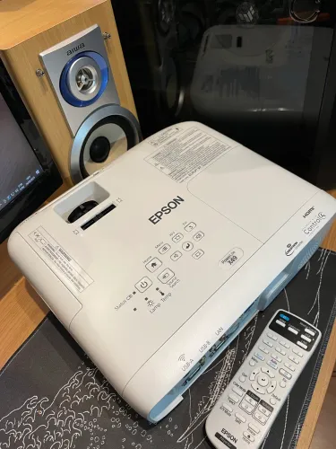 Projetor Epson Powerlite X49 XGA, 3600 Lumens.