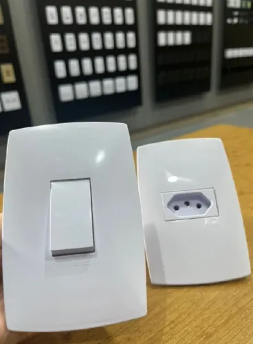 Tomada e interruptor marca Soprano ( 7,00 cada peça) temos em quantidade !