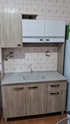Vendo armário de cozinha completo com pia,