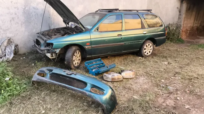 para choque dianteiro Escort 97a2003 original 