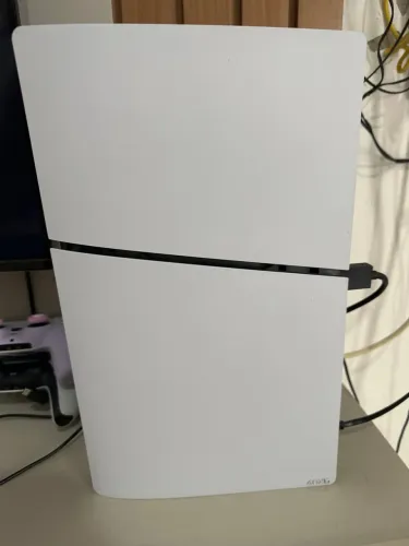 Vende-se Ps5 com 2 controles