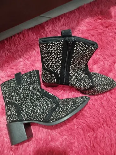Vendo bota novinha