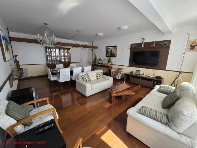 Excelente Apartamento 4/4, sendo 1 suíte, total infraestrutura, 5 vagas de garagem, andar 