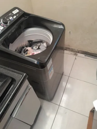 Vende-se máquina de lavar semi nova