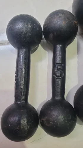 Vendo Halteres seminovo.