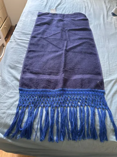 toalha Rosto com barra em macramé azul marinho