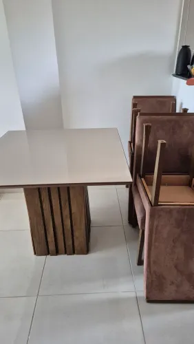 Mesa 4 cadeiras, ler descrição