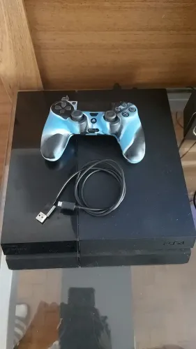 PS4 FAT 500GB + 2 JOGOS