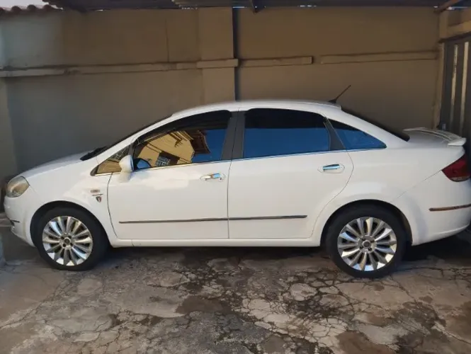 Fiat Linea Absolute 1.9/1.8 Flex Dualogic 4P 2013