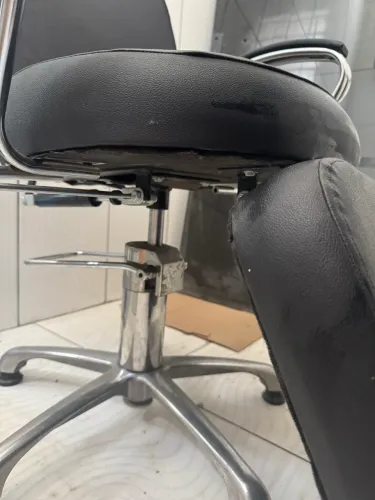 Poltrona Reclinável Para Cabeleleiro, Maquiadora, Maquiagem Cor Preta