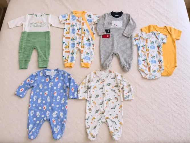 Lote Bebê Menino 17 peças NOVAS: 8 peças RN e 9 peças 1 à 3 meses (lote 12)