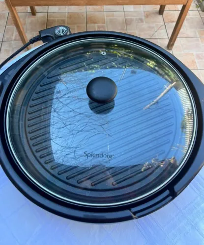 Grill Elétrico com Tampa de Vidro