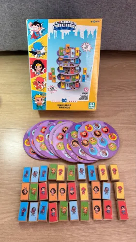 Jogo Infantil DC Equilibra Friends - Completo e Conservado! Aproveite