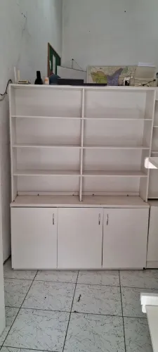 Armario expositor para comercio ou casas