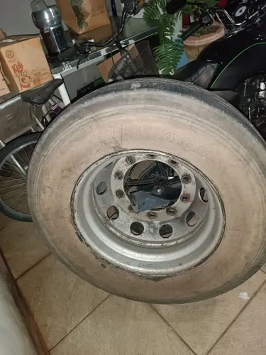 Pneu de caminhão