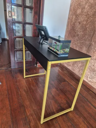Escrivaninha estilo industrial Preta e Dourada ! PERFEITA para Home office e estudo.