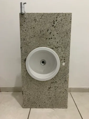 Pia de banheiro de granito completa/faltando soleira NOVA/NUNCA USADA
