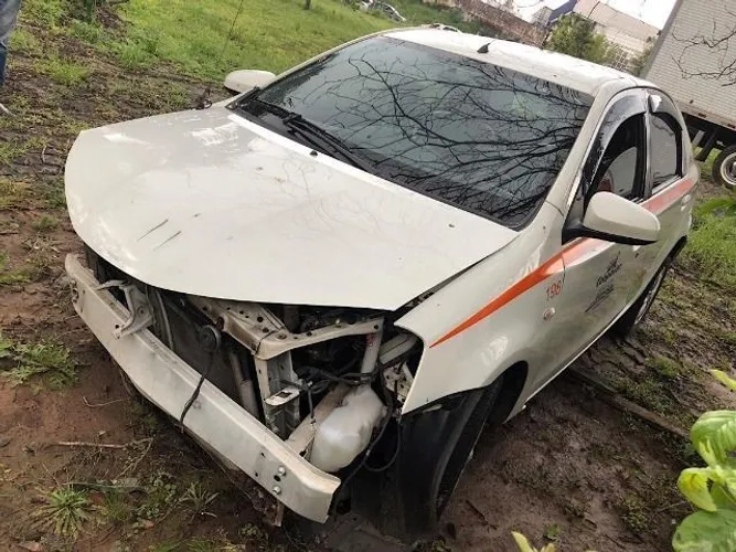 Etios Sedan XLS 1.5 16v 2014 Sucata para retirada de peças DL88