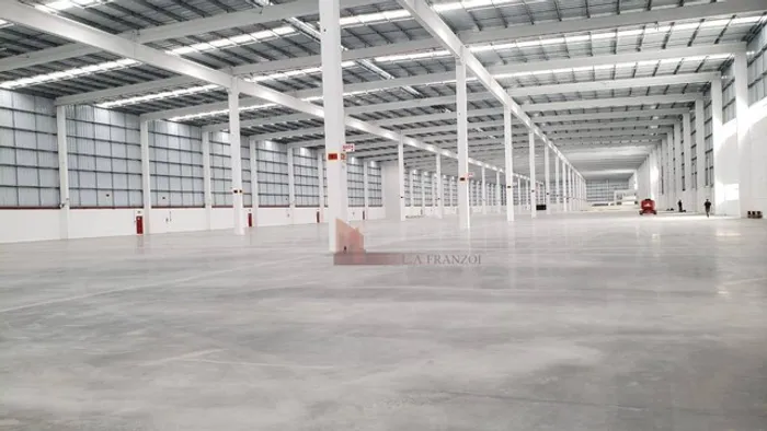 ARMAZÉM 12.000 m² prox. a PORTONAVE em NAVEGANTES/SC.