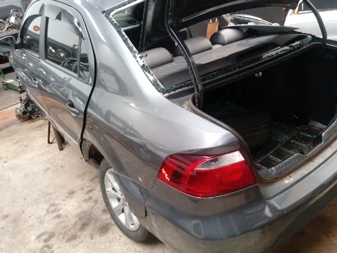 Sucata Voyage G8 para retirada de peças legalizado pelo Detran