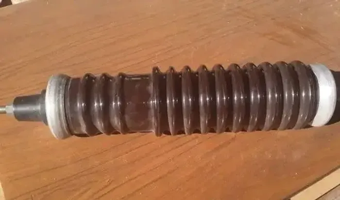 Para-raios de 12 KV - 5 Ka (novos).