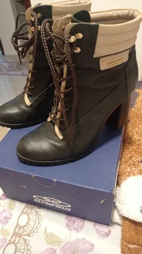 Bota Cano Curto Preta -Tamanho 36