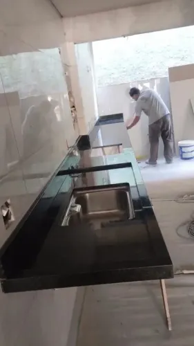 Pia de cozinha em granito preto com cuba inox