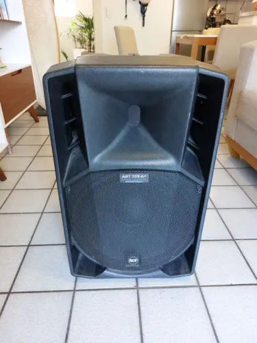 Caixa Ativa RCF ART 735 MK4