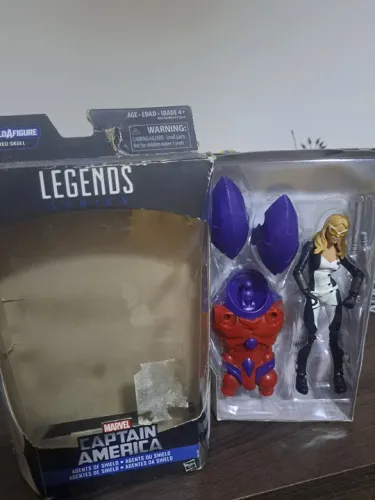 Boneco Marvel Legends Series - Captain America