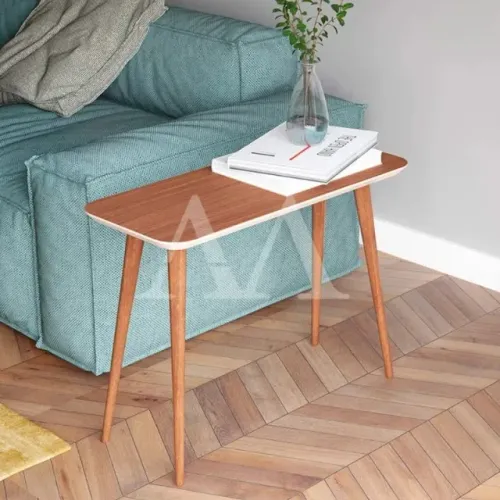 A mesa de apoio Marche da HB tem muito charme e elegância.