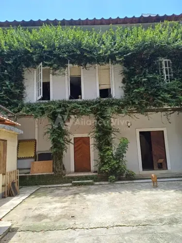 Laranjeiras | Casa 8 quartos, sendo 2 suites