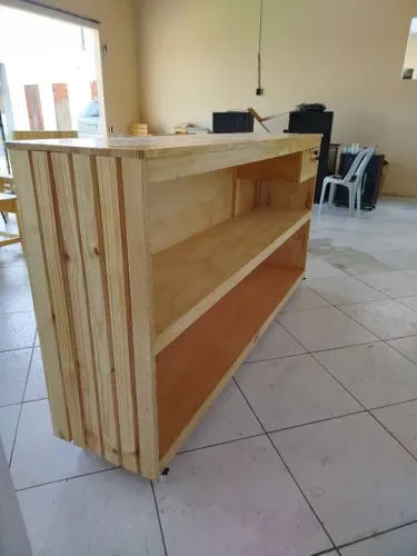 Balcão para atendimento 2 metros de comprimento.