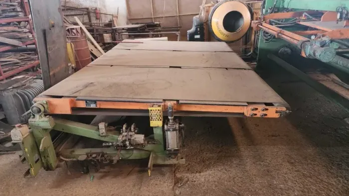 Mesa transportadora Amada