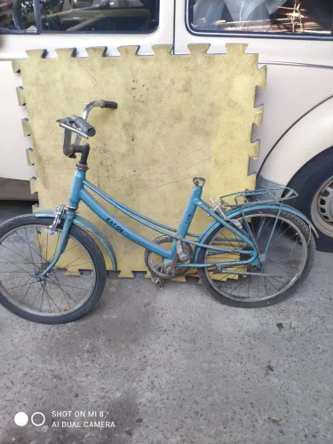 Bicicleta antiga azul aro 20 