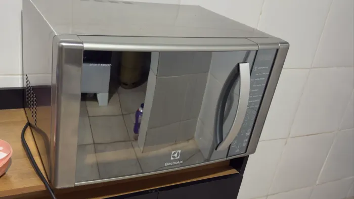 Microondas Eletrolux com Grill mec41 R$:550 sem menos 