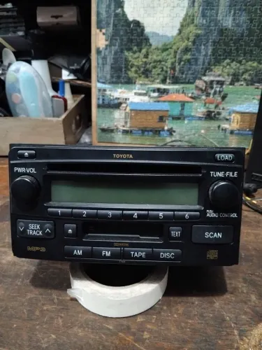 Radio automotivo toyota 2008, modelo 86120 Ok 110C, referência 0470k. Leia descrição.