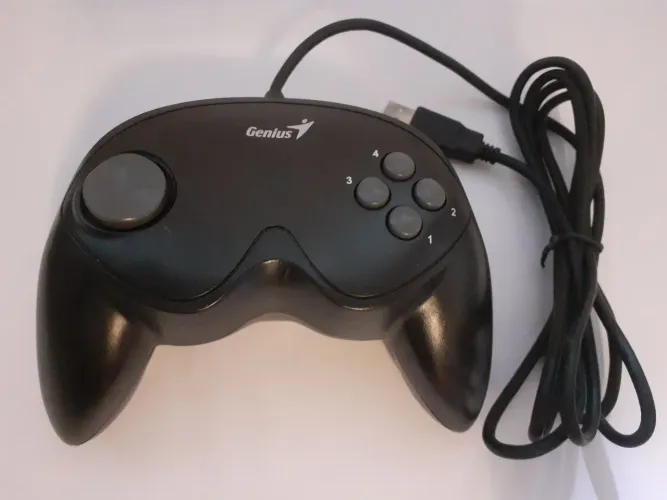 Controle usb Gênius para computador