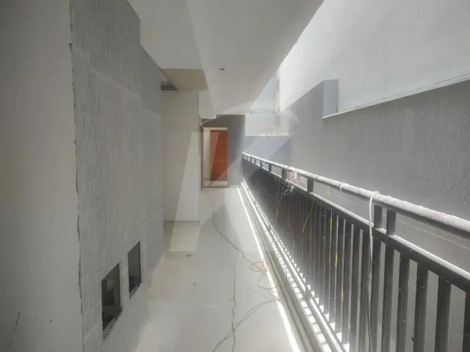 Apartamento decorado, 2 dormitórios, sala e cozinha americana.