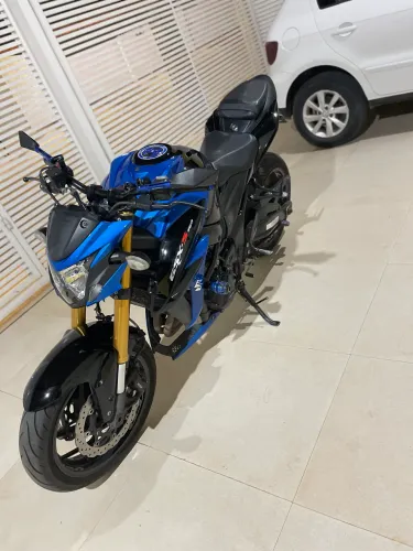 Suzuki GSX S 750