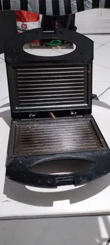 Sanduicheira koti 127v