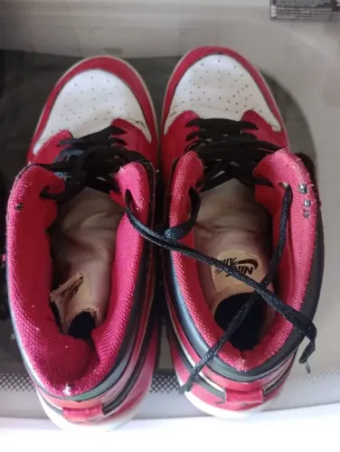 Tênis : 25 reais cada  T 40 e 42 