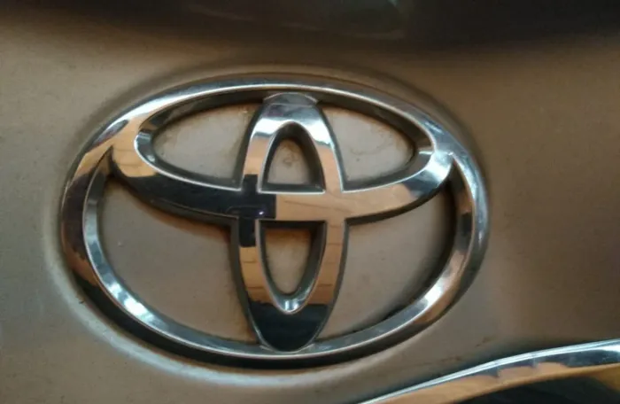 Emblema Toyota Corolla Tampa Traseira 2015 2016 Original (Usado)