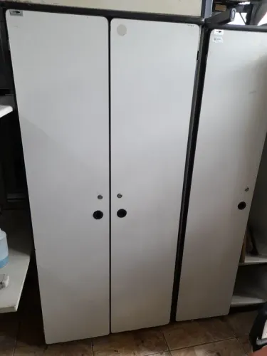 Armário alto 2 portas - Usado no estado